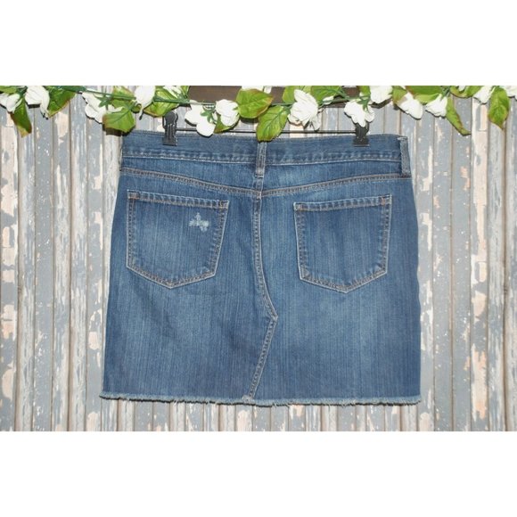 Old Navy Ladies Blue Jean Mini Skirt Size 12 Distressed Raw Hem Cotton Y2K - Picture 5 of 8